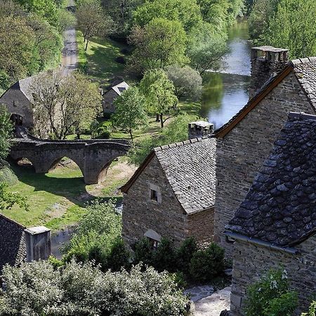 Gite De La Cascade Salles-la-Source Exterior foto